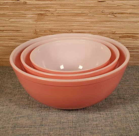 Set of 3 Pink Pyrex Bowls