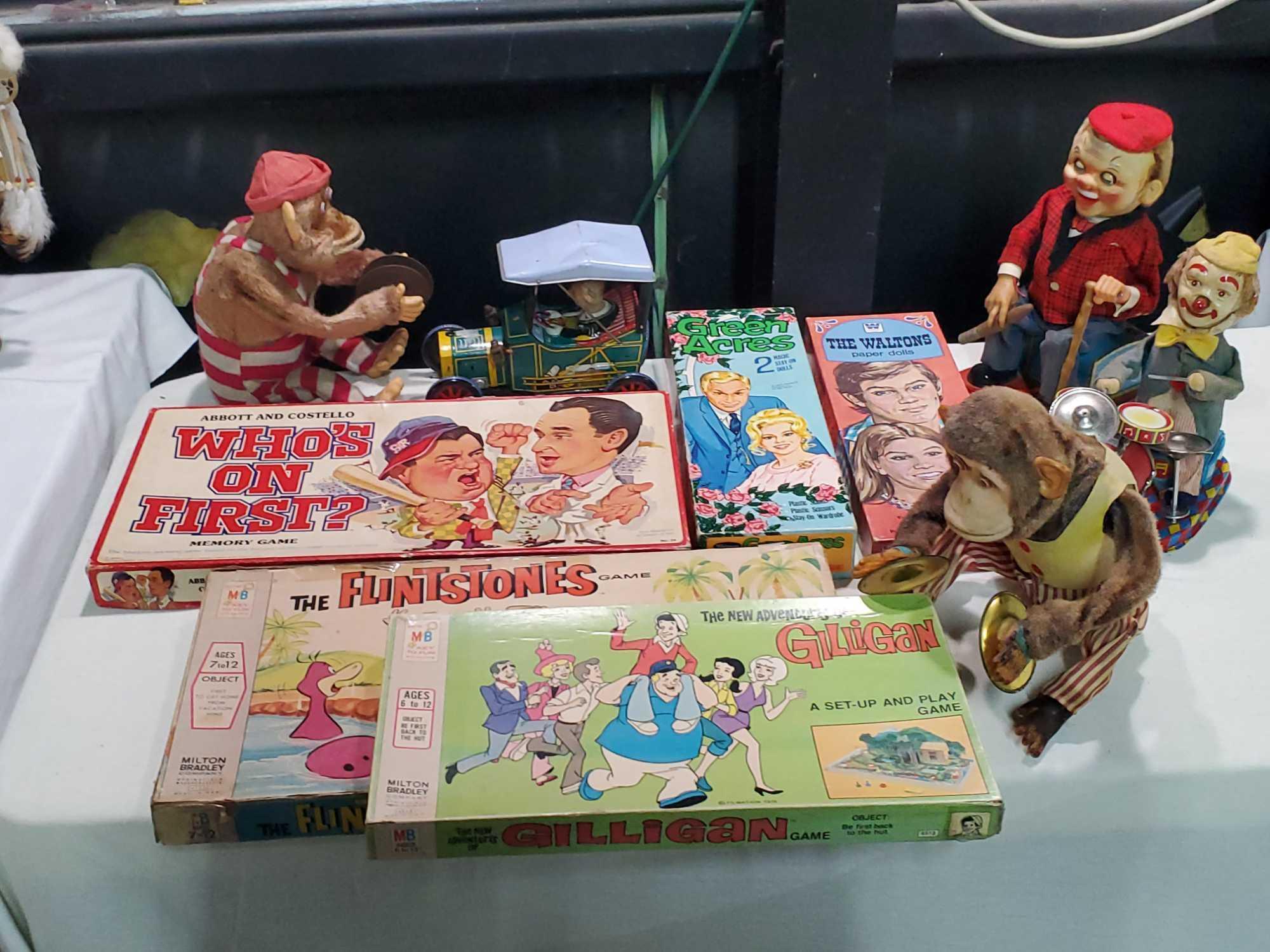 Case Lot of Vintage 1960/70s Battery Op Toys, Proxibid