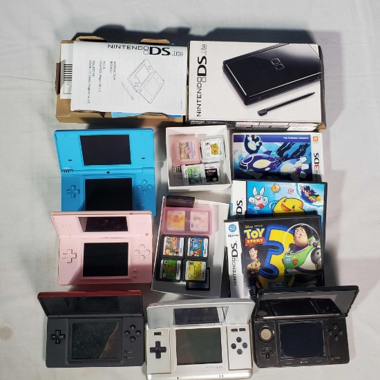 NintendoDS Lite and Related Hand Held Game Player