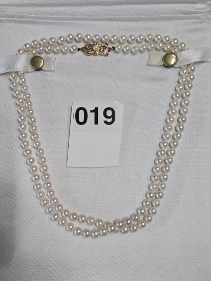 Beautiful Vintage Mikimoto Pearl Necklace with 18k Gold Clasp