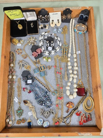 Vintage Jewelry Lot Incl. Signed