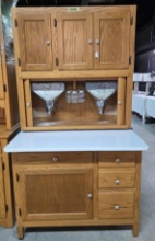 Contemporary Hoosier Brand Kitchen Cabinet with Sifters and Glass Jar Spice Rack, Pull Out Work