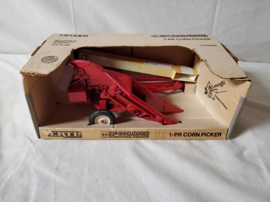 McCormick International Harvester 1-PR Corn Picker