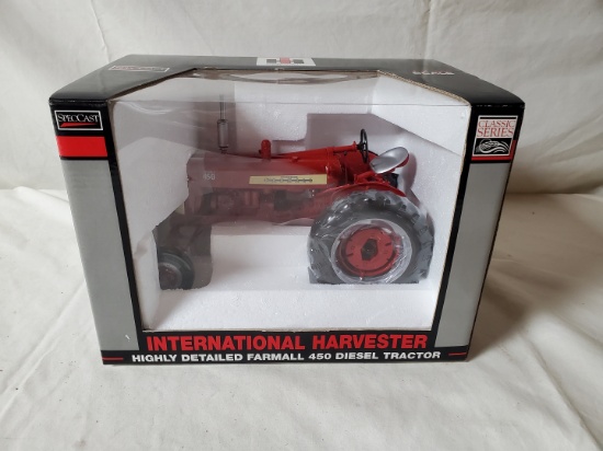 McCormick Farmall International Harverster Highly Detailed Farmall 450 Diesel Tractor SpecCast
