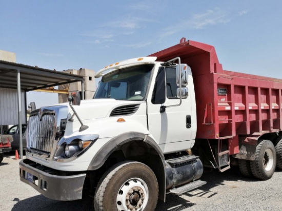2015 International 7600 dump truck