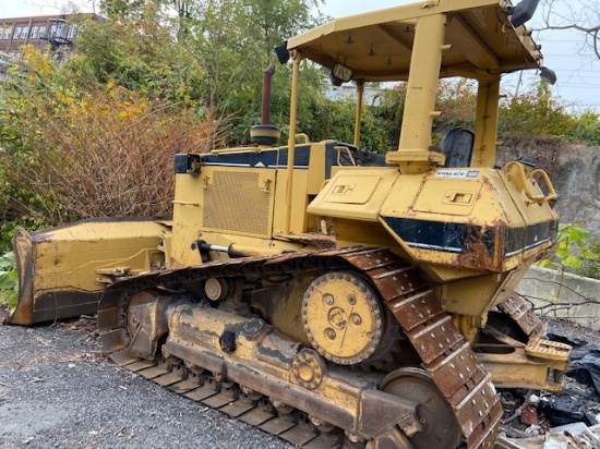 Caterpillar D6M Bulldozer