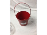 ROUND PAIL WITH HANDLE