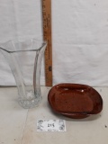 Justown pottery serving plate and clear glass vase
