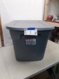 gray sterilite tub with lid