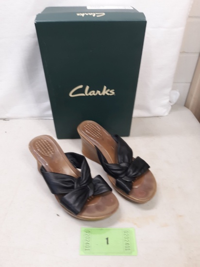 Monpe size 8 sandals, black