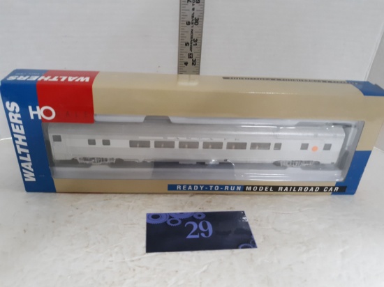 HO Scale, Walthers Ready-to-Run, Santa Fe, 85' Budd 52-Seat Coach, WAL9326385