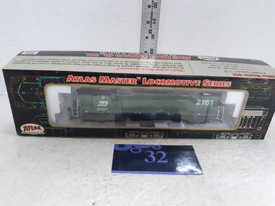 HO Scale, Atlas Model, Burlington Northern, 8953 GP-38 Locomotive, DCC AD 2161