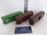 HO Scale, Train car lot, 2x Northern Pacific Brown, Northern Pacific green