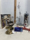 Metal object lot, cup holder, picture book, picture holder, napkin holder, etc