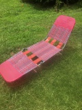 Sun & Sky Folding Lounger/Red