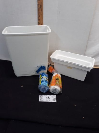 Small trash can, plastic container, 2 trash bags