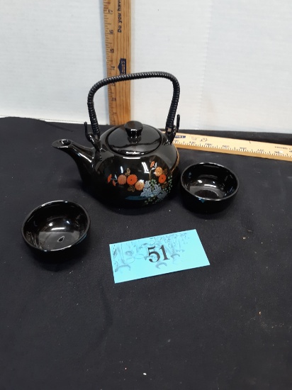 Black Teapot w/ 2 cups