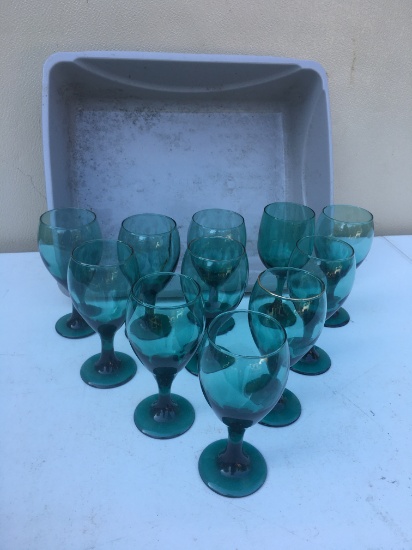 Gray Tote with 11 Aqua Color Drinking Glasses