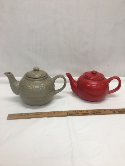 (2) Tea Pots/Red and Brown