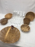 Box Lot/Baskets and Lidded Storage Containers/Bottles (Plastic)