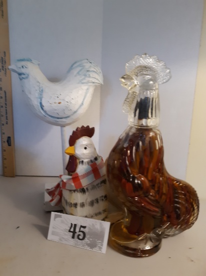 Three chicken décor, pepper bottle, napkin holder, stick décor