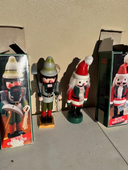 (2) 15 Inch Hand Painted Deluxe Nutcrackers