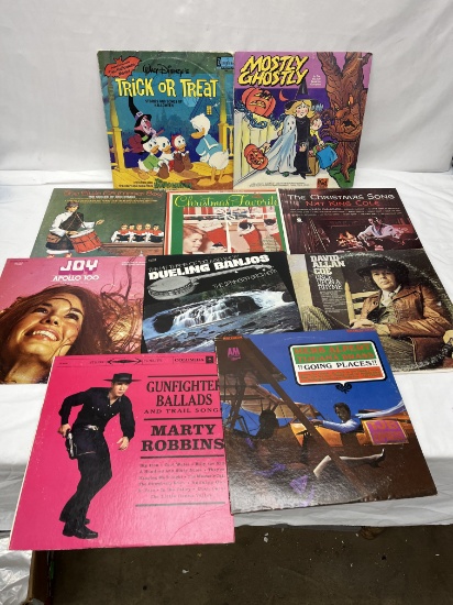 Box Lot/Vintage Vinyl Records (Disney Trick or Treat, Christmas Albums, David Alan Coe, ETC)