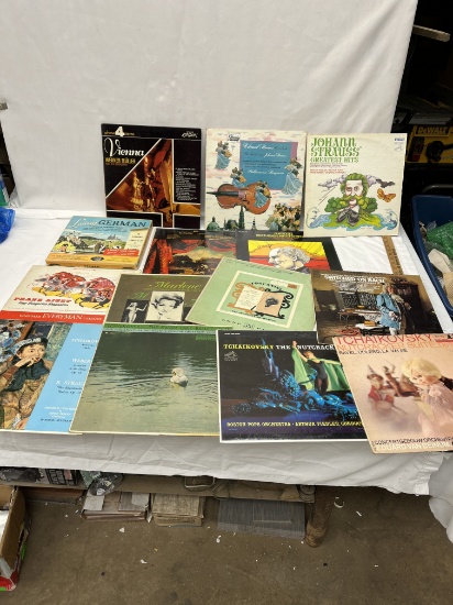 Box Lot/Vintage Vinyl Records (Johann Strauss, Tchaikovsky Swan Lake, ETC)