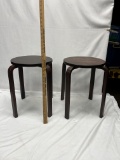 (2) Round Top Wooden End Tables/Accent Tables