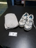 Sketchers Size 6, gray purse