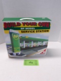 1995 BP Model Service Station Build Your Own