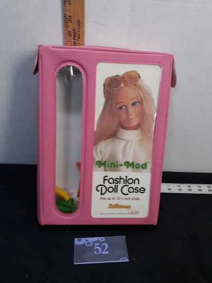 Vintage Mini Mod Fashion Doll Case