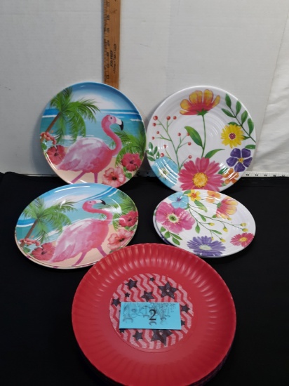 Plastic dinner plates, various patterns