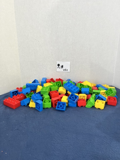 Plastic blocks/ lego style lot