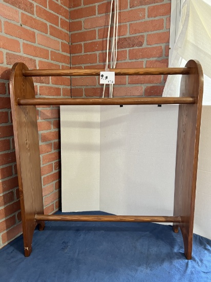 Blanket/towel holder - wooden