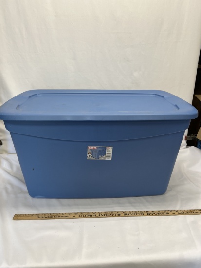 STERILITE Large 30 Gallon Lidded Tote (Local Pick Up Only)