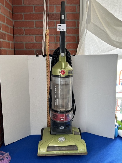 Hoover Vacuum - works