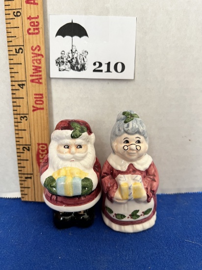 Vintage Mr. & Mrs. Claus Salt and Pepper Shakers - new