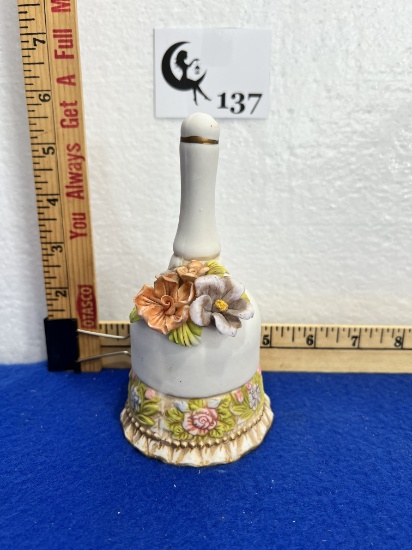 Vtg White Ceramic Flower Bell 6" tall