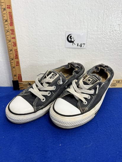 Converse size 7