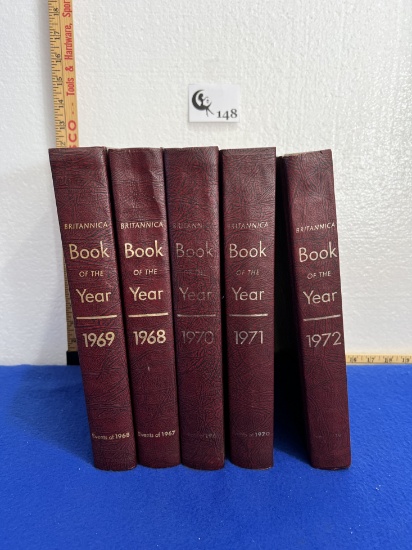 Britannica Book of the Year lot - 1968-1972