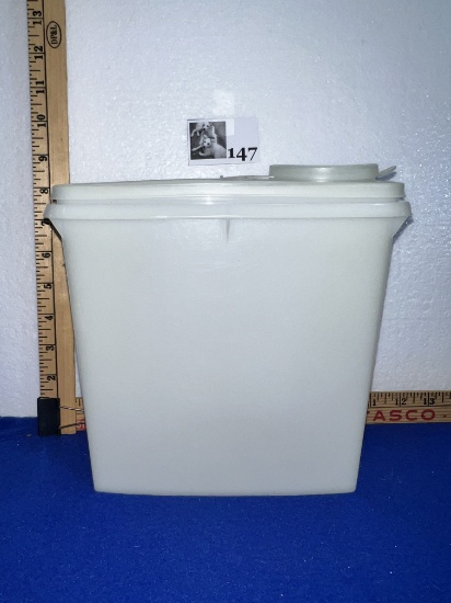 Vtg Tupperware Cereal Storer Container