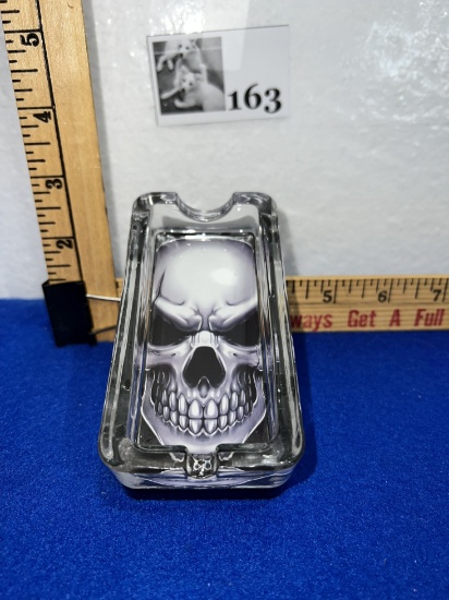 Skull Light Up Ashtray - works
