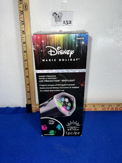 Disney Magic Holiday Princess Fantastic Flurry LED Projection Spotlight - new