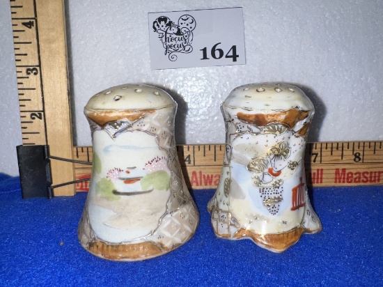 Vtg Royal Nippon Salt & Pepper Shakers set