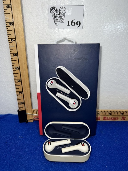 Tommy Hilfiger Wireless Earbuds w/ Charger - works