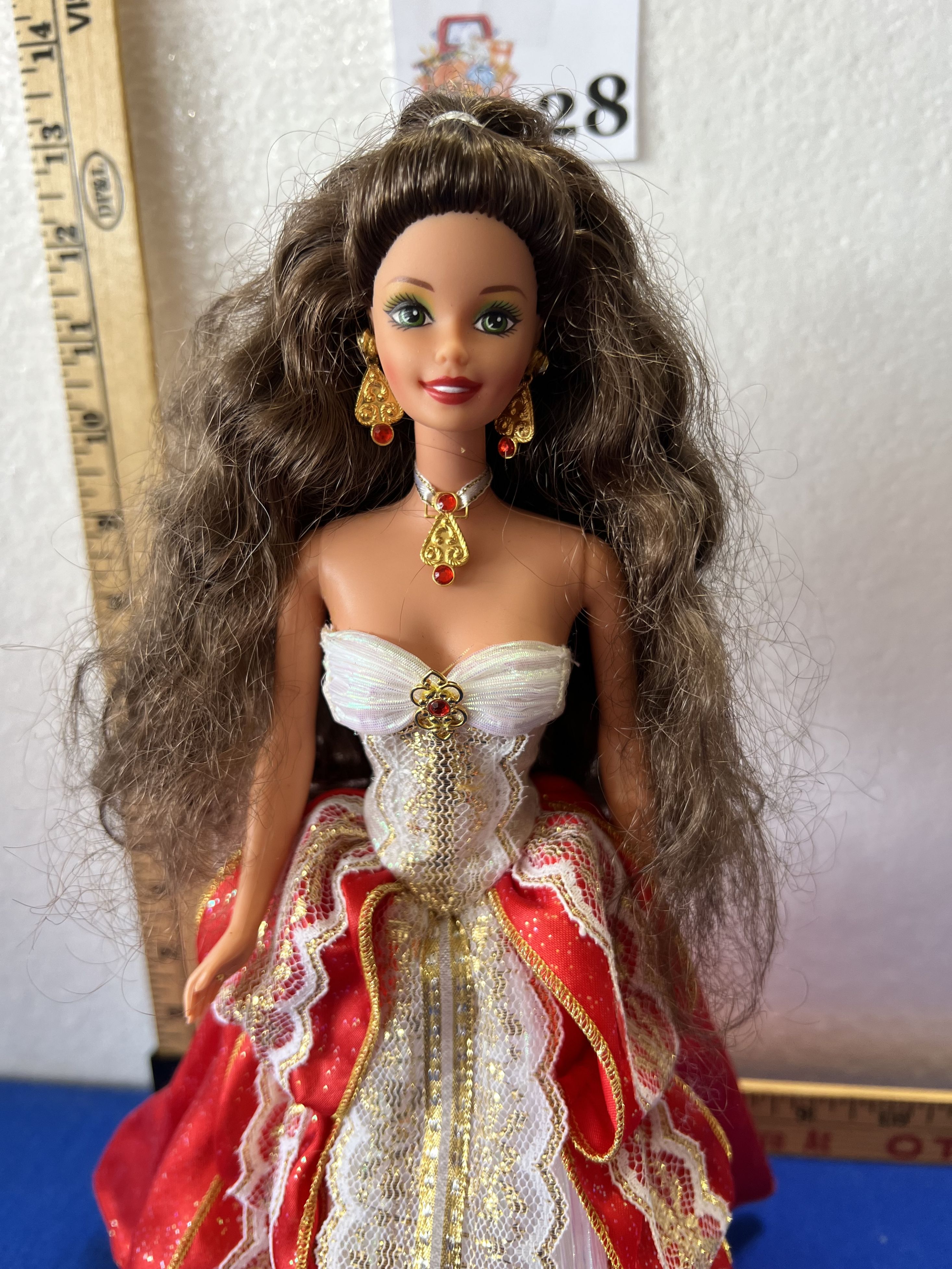 Happy holidays 1997 special edition barbie brunette 10th anniversary sale