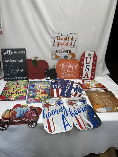 Box Lot/Metal and Wooden Décor Pieces