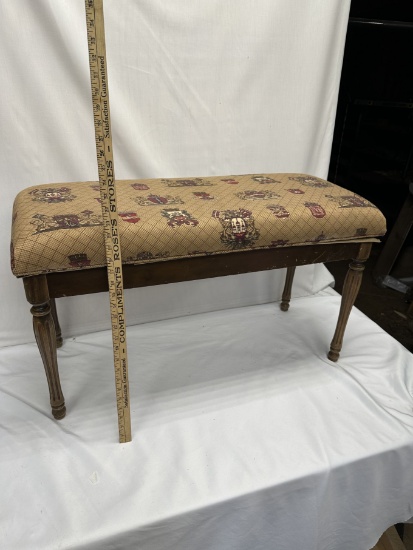 Vintage Storage Bench with Lift Up Seat (Local Pick Up Only)