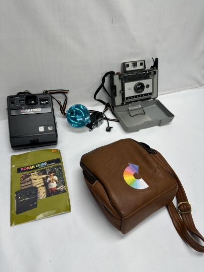 (2) Vintage Cameras/Kodak EK160 Instant Camera with Case and Polaroid Auto 320